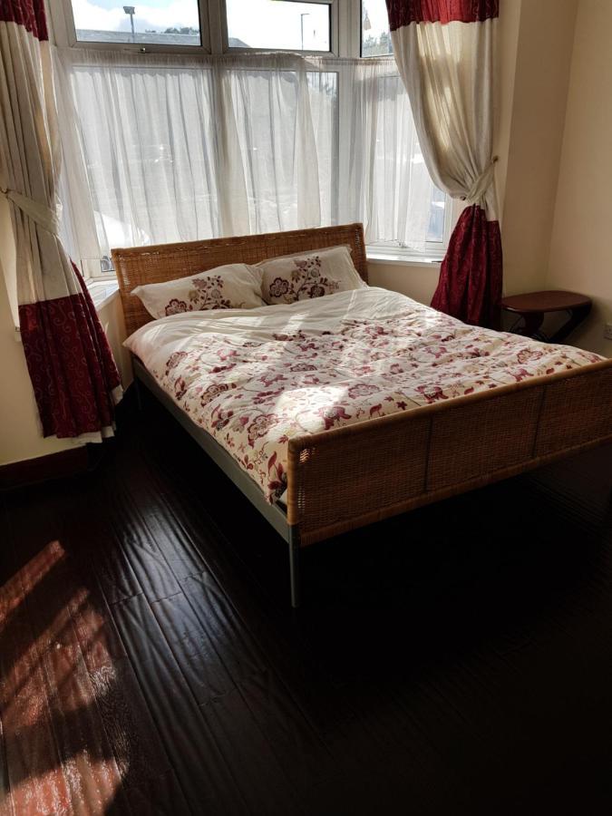 Cozy Bed & Breakfast Luton (Bedfordshire)